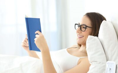 Las 3 mejores posturas para leer en la cama