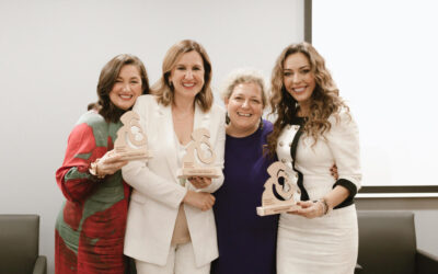 Mónica Duart recibe el premio “Emprendimiento” en la 2ª edición de los Premios Apapacho por su trayectoria en el sector empresarial